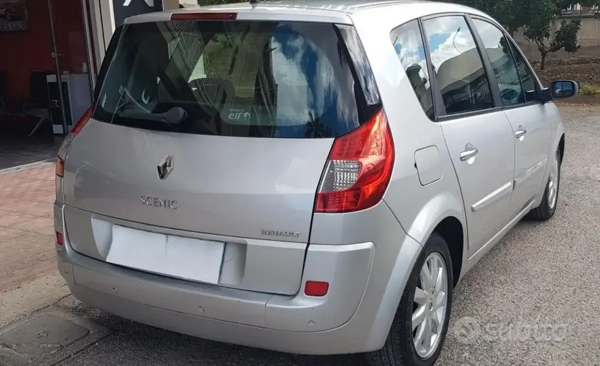 Usata Renault Scénic II 115 CV (84 kW) 2007 Grigio Monovolume