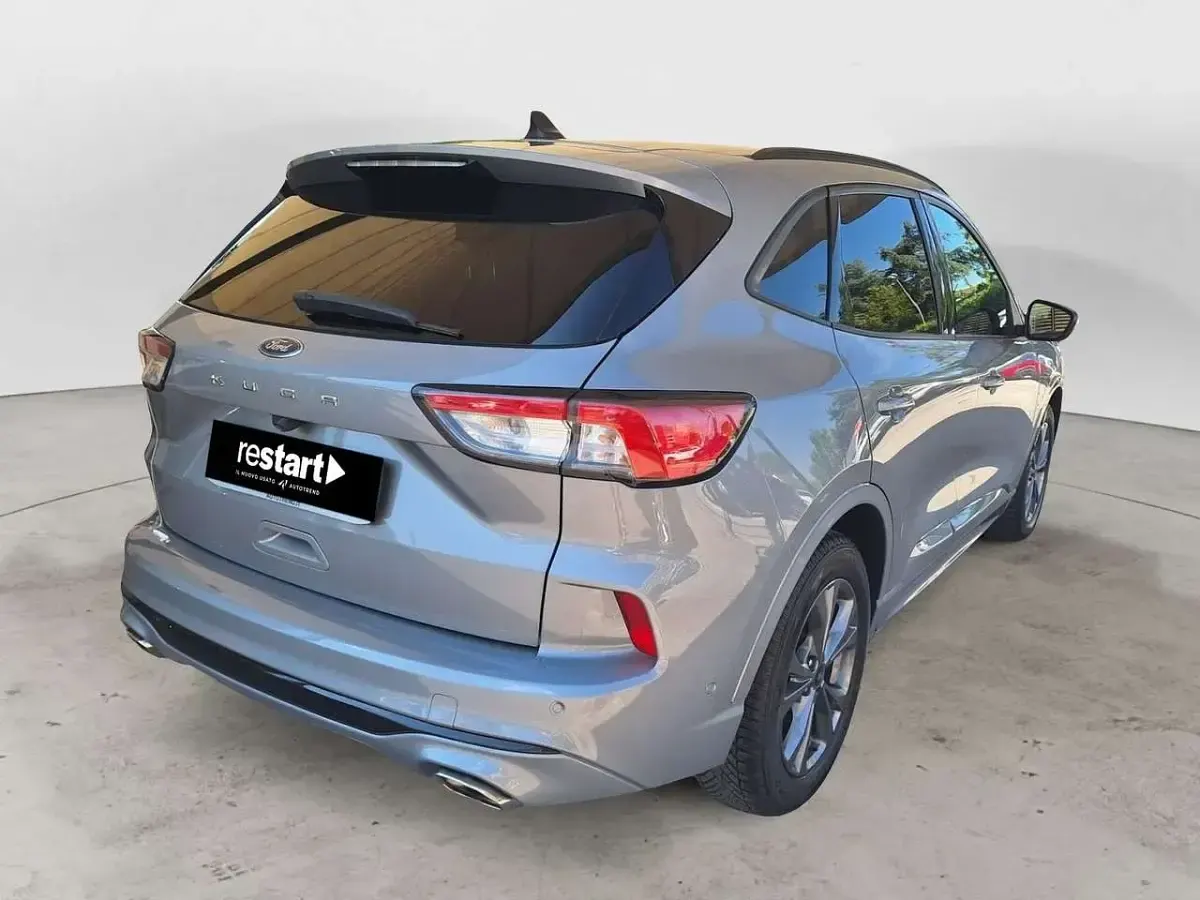 Usata Ford Kuga ST-Line 120 CV (88 kW) 2022 Argento SUV