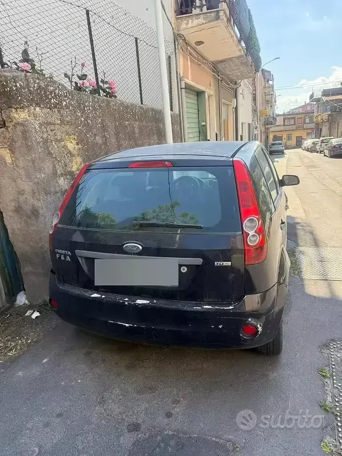 Usata Ford Fiesta 68 CV (50 kW) 2006 Utilitaria