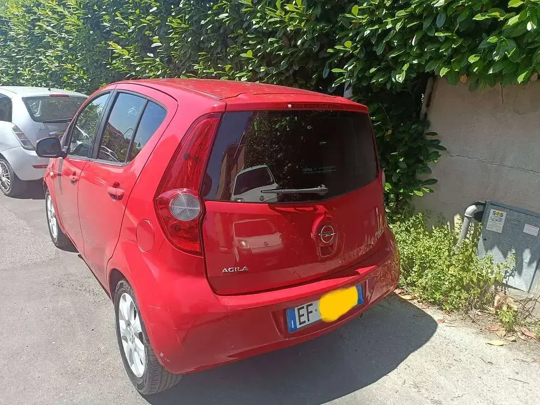 Usata Opel Agila Enjoy 86 CV (63 kW) 2010 Rosso Utilitaria