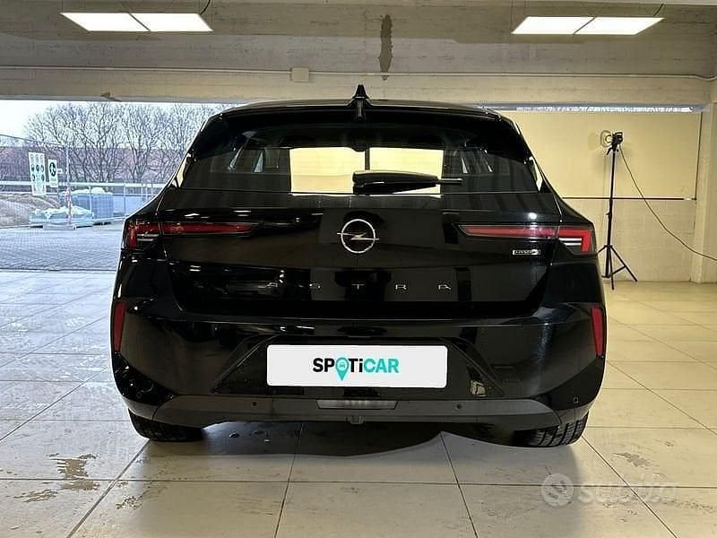 Usata Opel Astra Edition 181 CV (133 kW) 2024 Nero Berlina