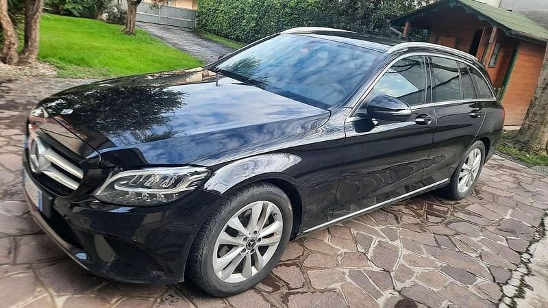 Usata Mercedes C220 194 CV (142 kW) 2019 Nero Station wagon