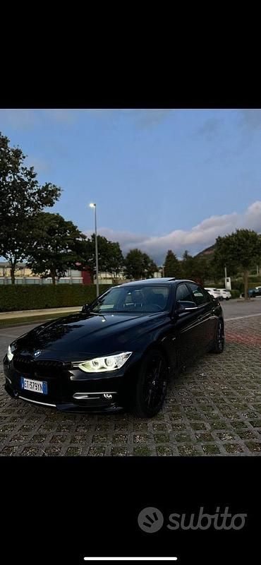 Nero Usata 2014 BMW 330 Tre volumi | 24.000 € (Buon prezzo) - Immagine 1/4