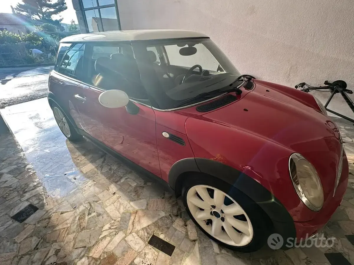 Usata Mini Cooper 75 CV (55 kW) 2004 Rosso Utilitaria