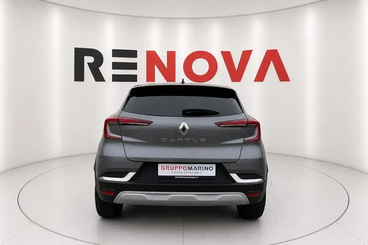 Usata Renault Captur Techno 101 CV (74 kW) 2023 Grigio SUV