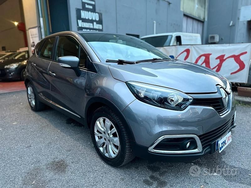 Usata Renault Captur 90 CV (66 kW) 2014 Grigio SUV