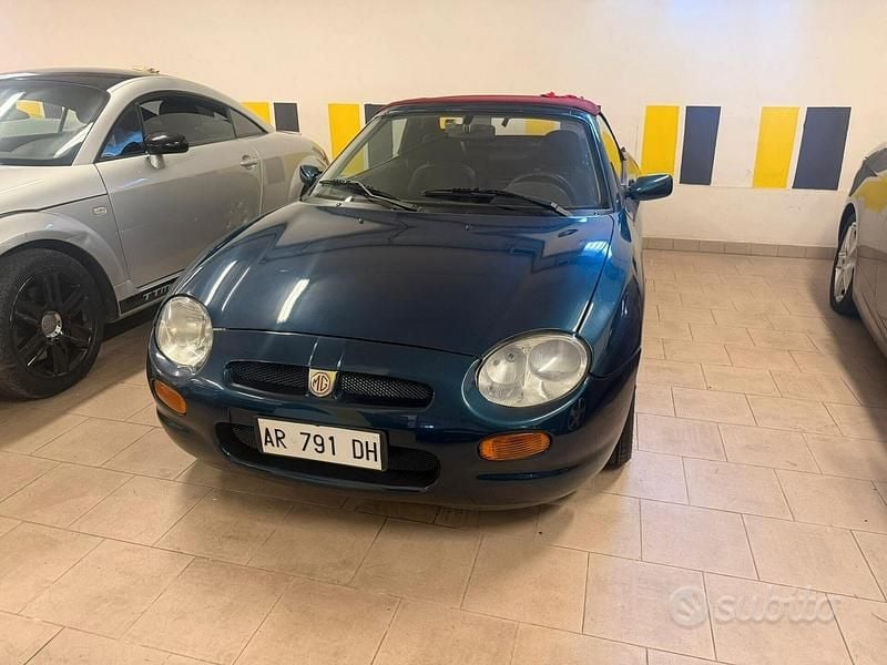Usata MG F 119 CV (87 kW) 1997 Blu Cabrio