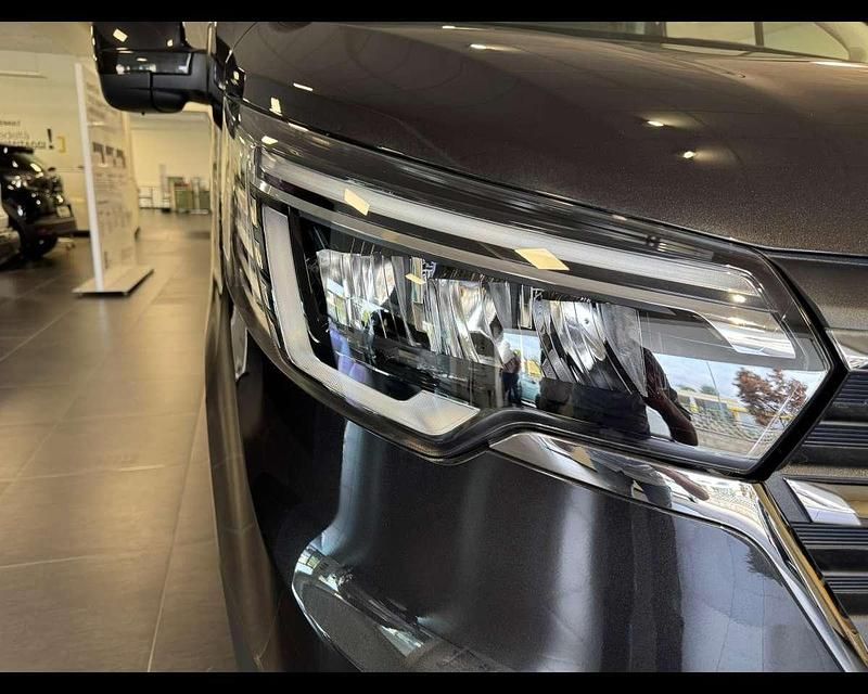 Nuova Renault Trafic Equilibre 150 CV (110 kW) 2025 Nero midnight  tinta metalizz Monovolume