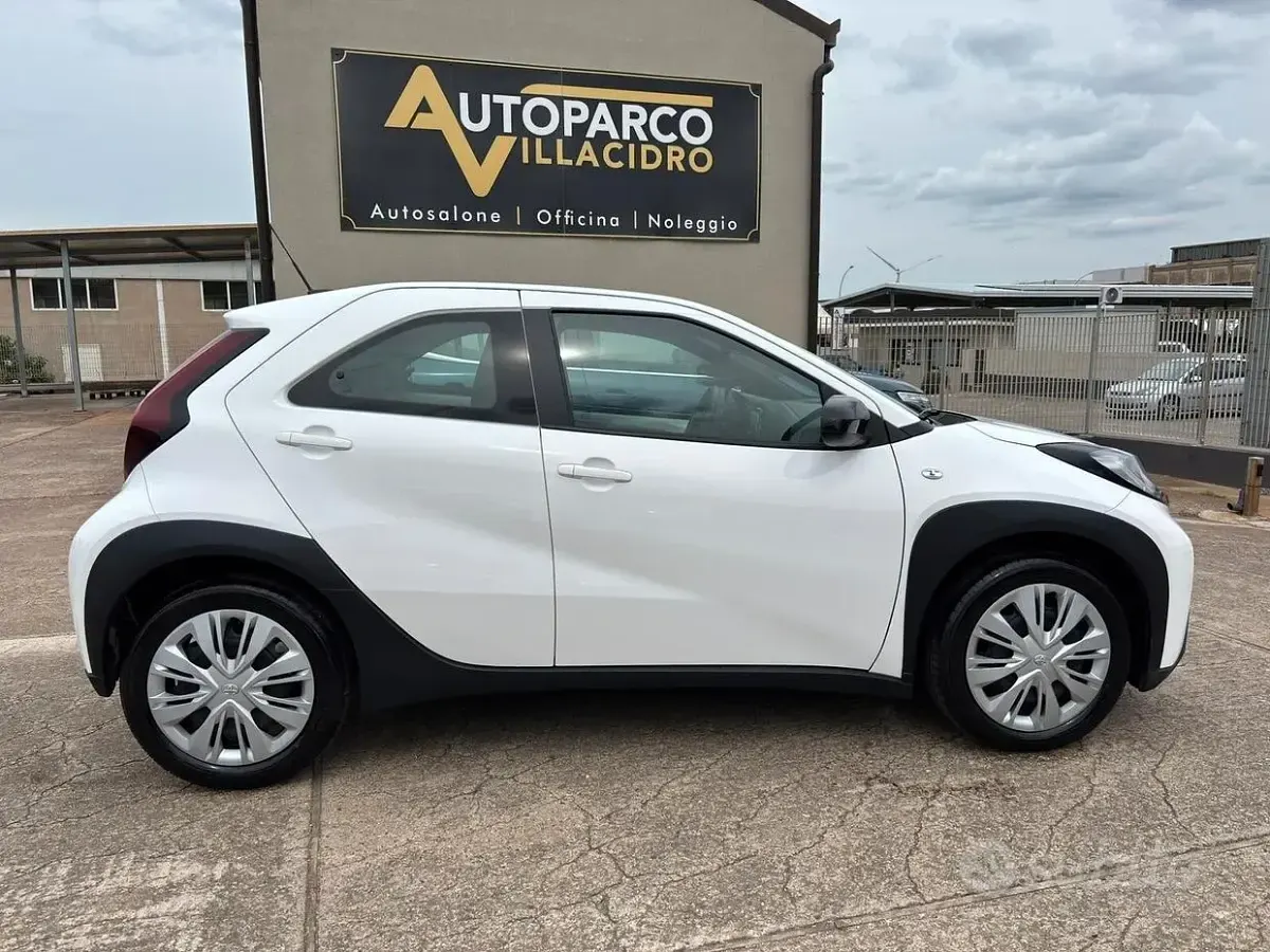 Usata Toyota Aygo X Active 72 CV (52 kW) 2024 Bianco SUV