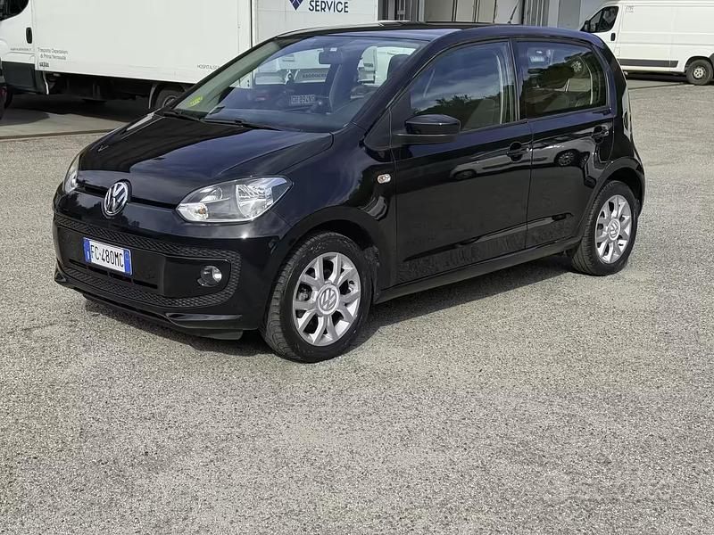 Usata VW up! Highline 75 CV (55 kW) 2016 Nero Utilitaria