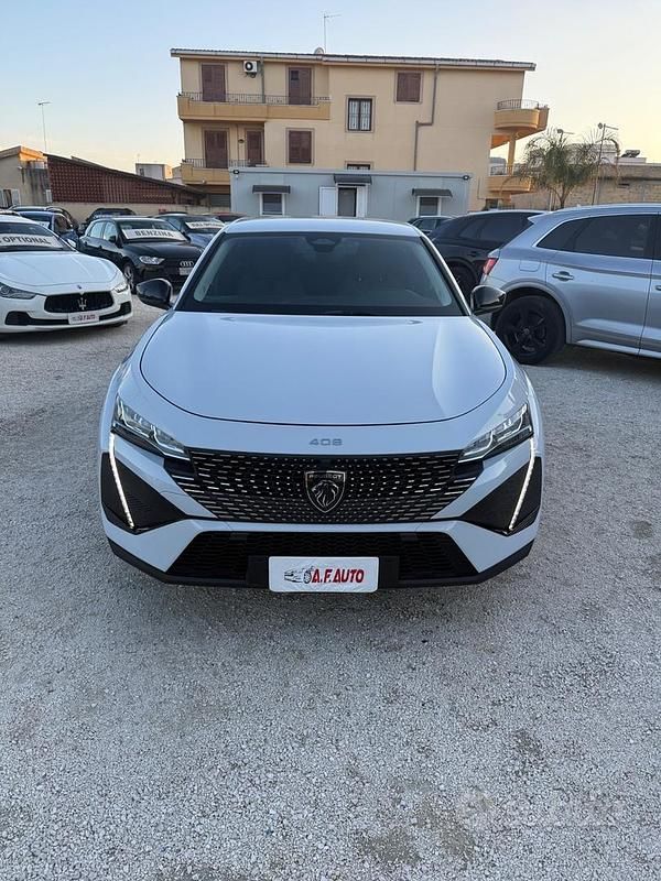 Usata Peugeot 408 Allure 130 CV (95 kW) 2024 Bianco SUV