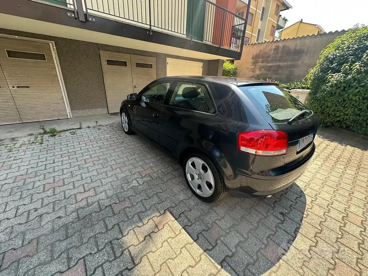 Usata Audi A3 140 CV (102 kW) 2004 Blu Utilitaria