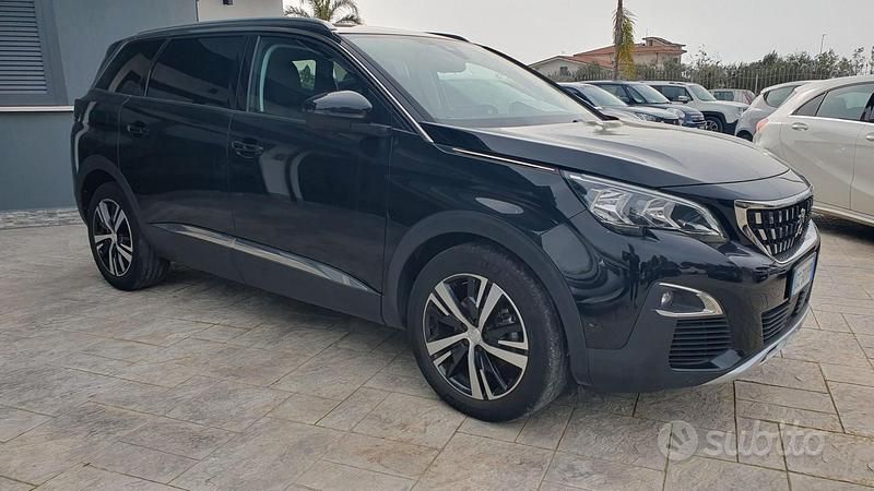 Usata Peugeot 5008 130 CV (95 kW) 2020 Nero SUV