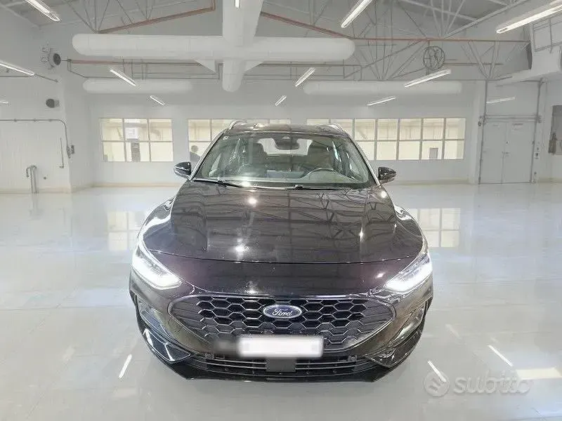 Usata Ford Focus ST 116 CV (85 kW) 2023 Grigio Station wagon