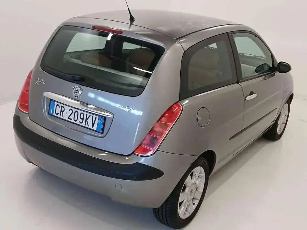 Usata Lancia Ypsilon 69 CV (50 kW) 2004 Bronzo Utilitaria
