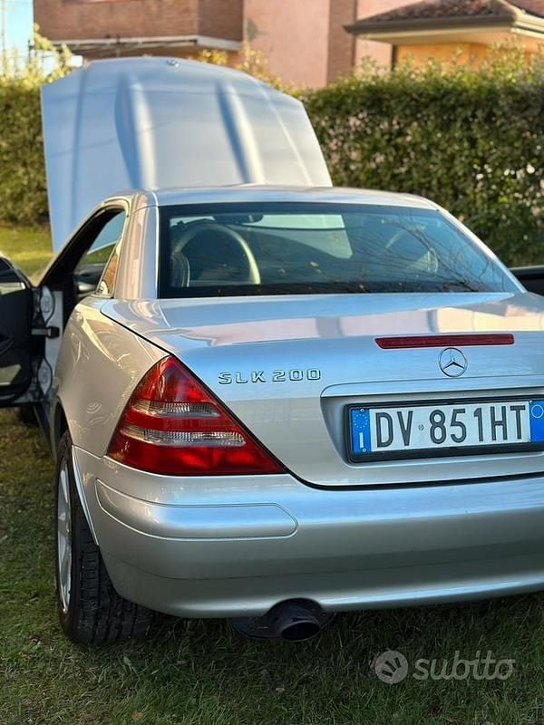 Usata Mercedes SLK200 136 CV (100 kW) 2000 Grigio Cabrio