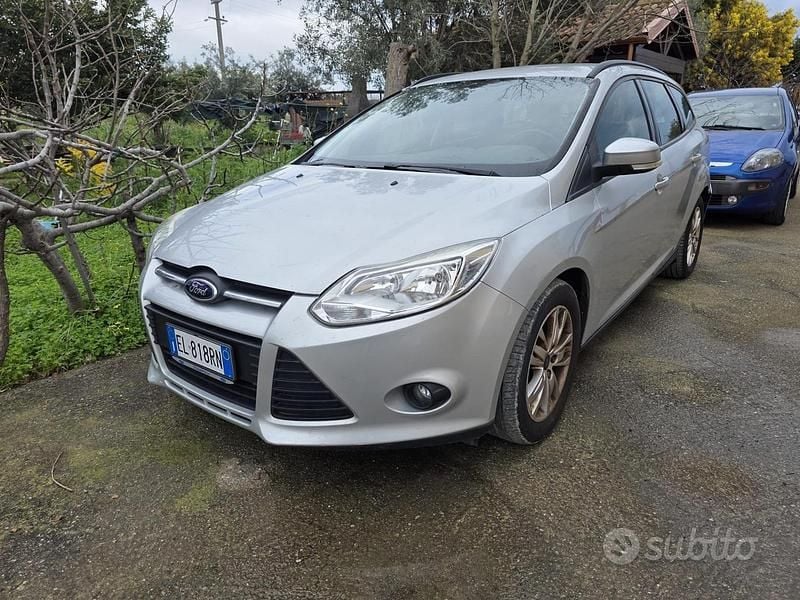 Usata Ford Focus 125 CV (91 kW) 2012 Grigio Berlina