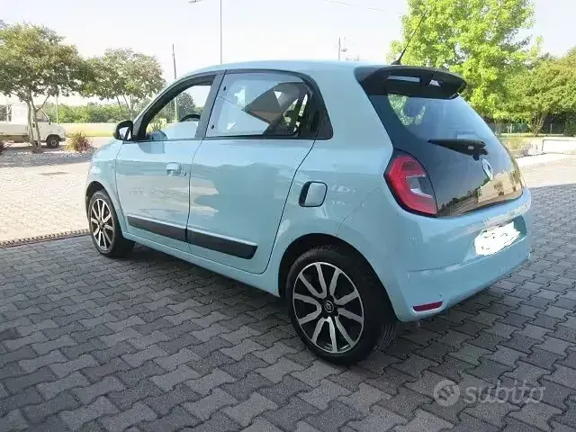 Usata Renault Twingo Equilibre 65 CV (47 kW) 2022 Bluazzurro Utilitaria