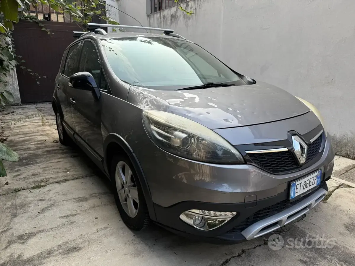 Usata Renault Scenic E-Tech XMOD 110 CV (80 kW) 2014 Arancione Monovolume