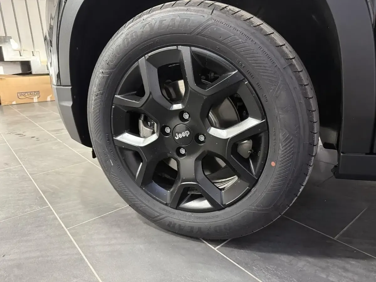 Nuova Jeep Avenger Summit 101 CV (74 kW) 2026 Nero SUV