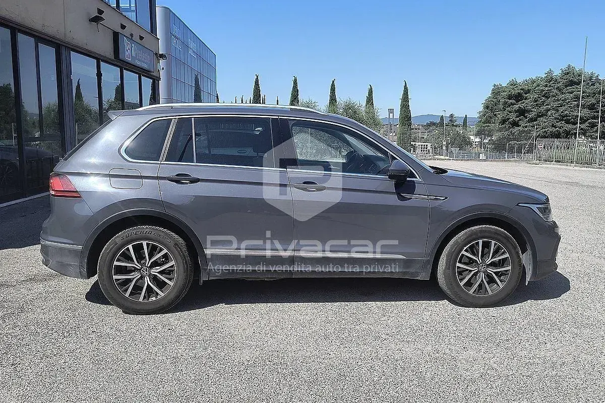Usata VW Tiguan Life 122 CV (89 kW) 2022 Grigio SUV
