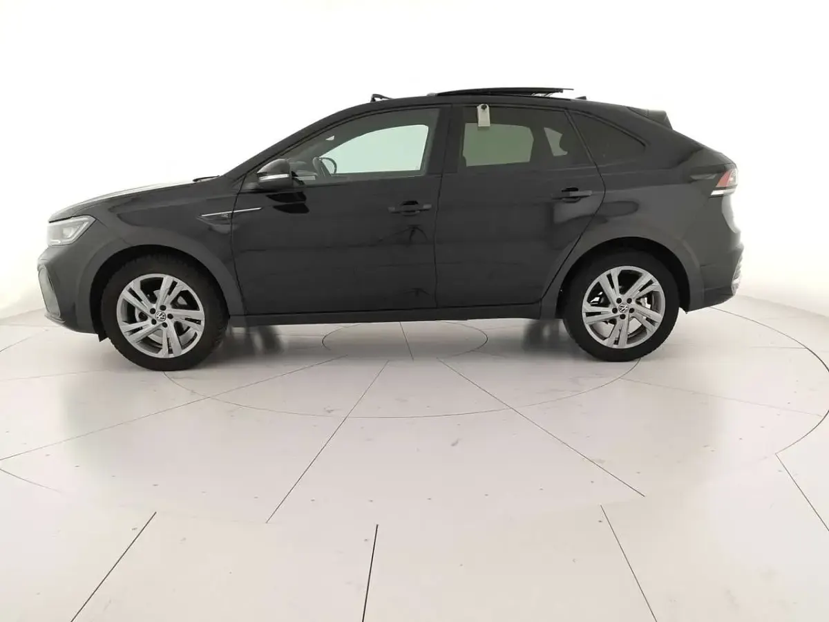 Usata VW Taigo R-line 110 CV (80 kW) 2023 Deep black perlato SUV