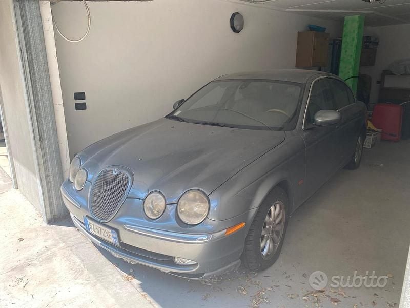 Usata Jaguar S-Type S 238 CV (175 kW) 2002 Grigio Berlina