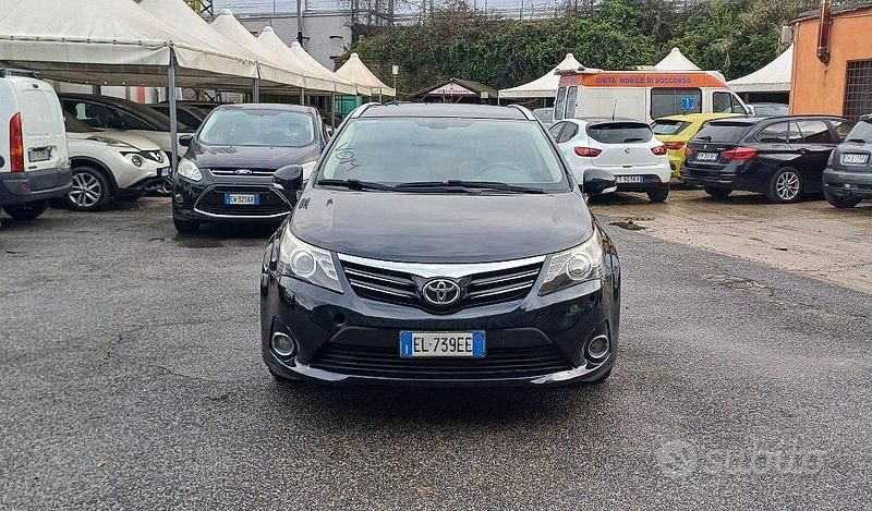 Usata Toyota Avensis Lounge 124 CV (91 kW) 2012 Nero Station wagon