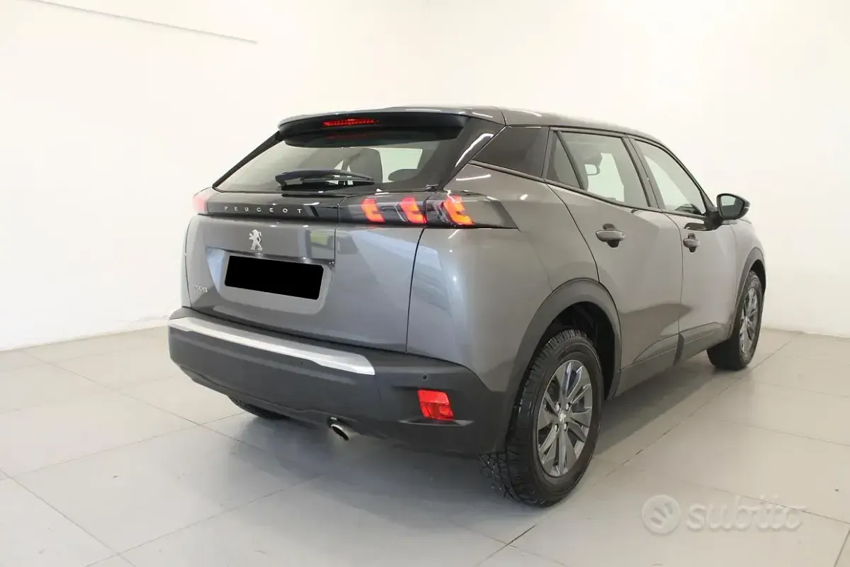 Usata Peugeot 2008 Active 110 CV (80 kW) 2022 Grigio SUV