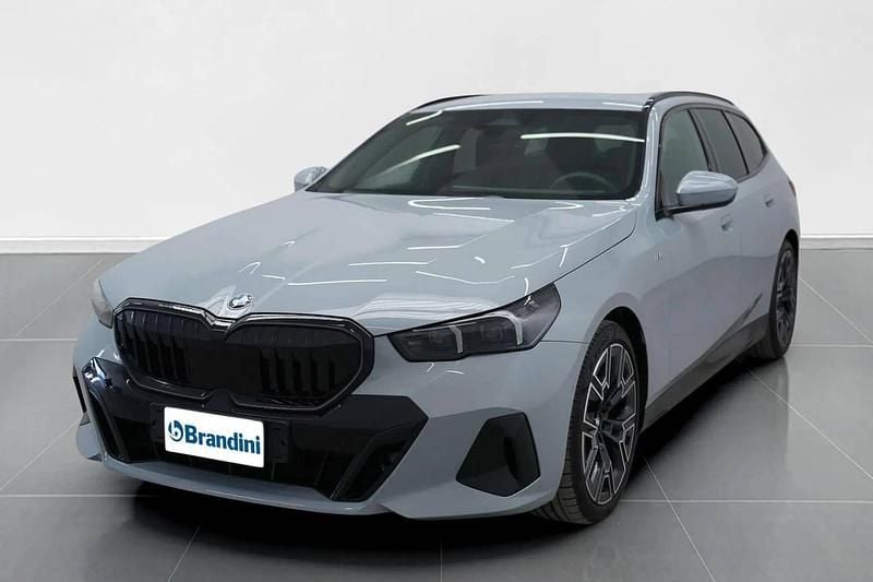 Usata BMW 520 M Sport 197 CV (144 kW) 2024 Grigio Station wagon