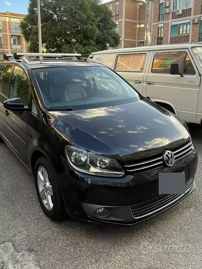 Usata VW Touran 105 CV (77 kW) 2014 Nero Monovolume