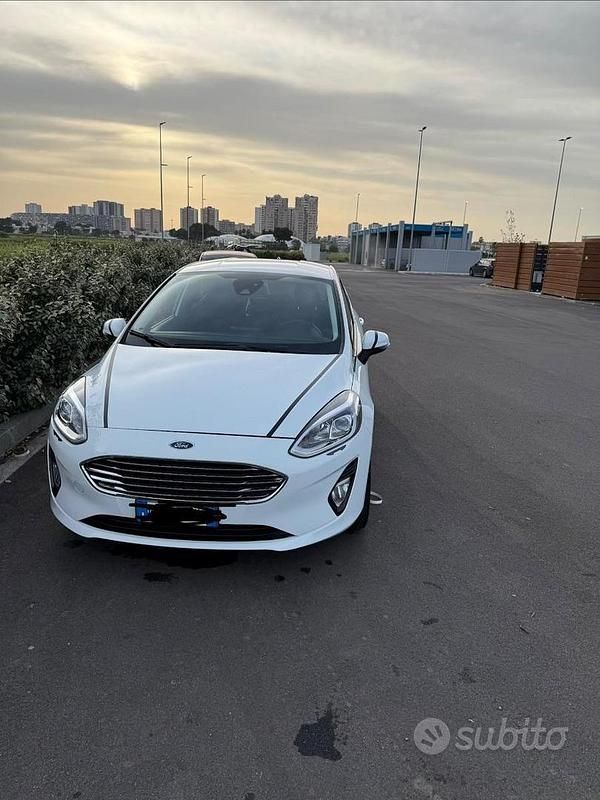 Usado Ford Fiesta 100 HP (73 kW) 2017 Branco Citadino