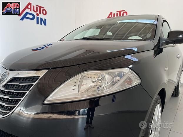 Usata Lancia Ypsilon Silver 95 CV (69 kW) 2011 Nessuno Utilitaria
