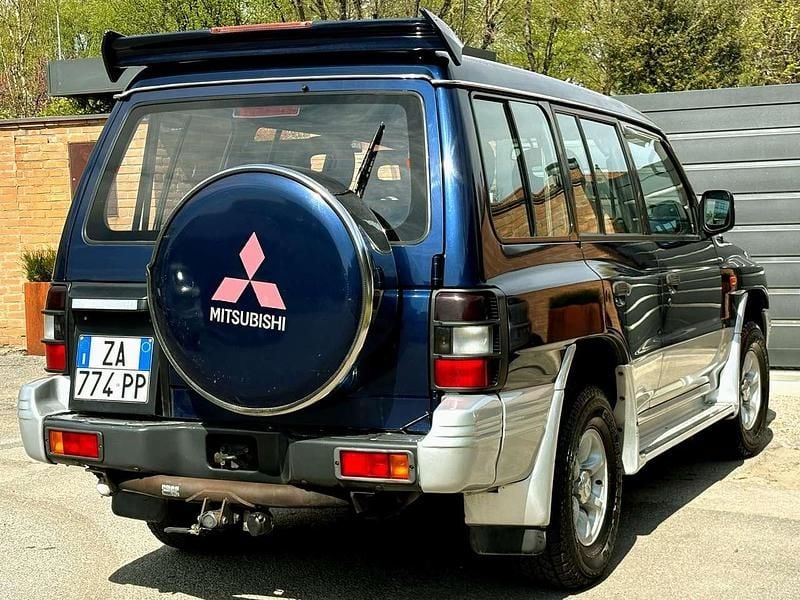 Usata Mitsubishi Pajero 125 CV (91 kW) 1997 Blu/azzurro SUV