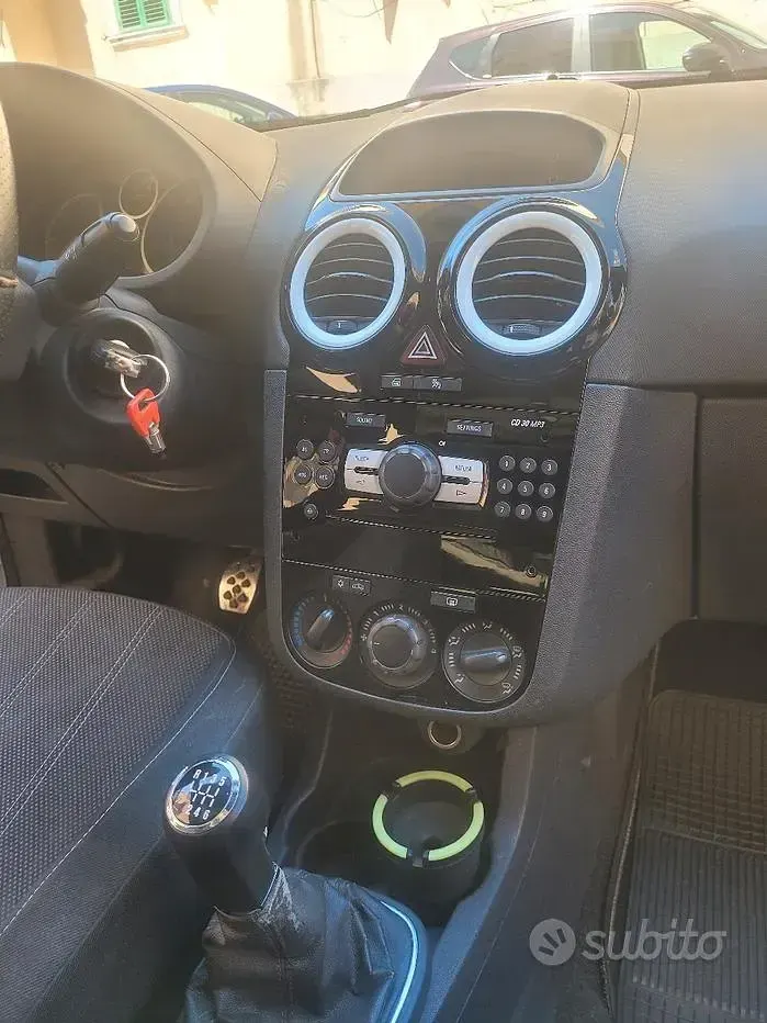 Usata Opel Corsa Sport 54 CV (39 kW) 2012 Utilitaria