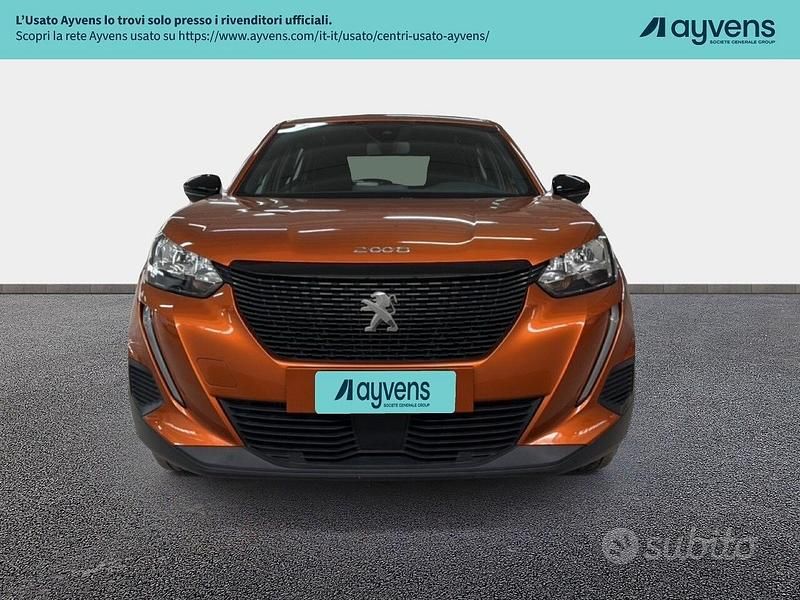 Usata Peugeot 2008 Active 131 CV (96 kW) 2023 Arancione SUV