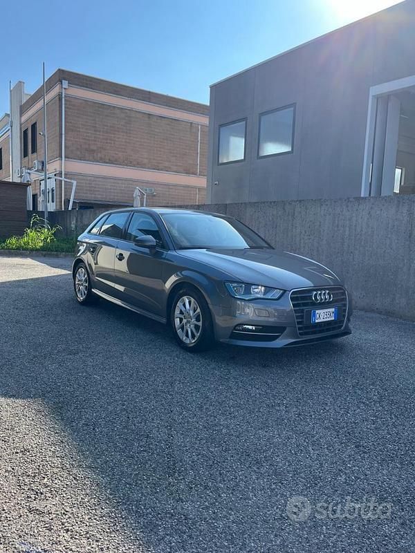 Usata Audi A3 Attraction 110 CV (80 kW) 2015 Grigio Berlina