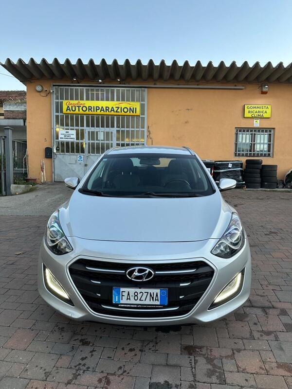 Usato 2015 Hyundai i30 1.6 Diesel 110 CV (6.900 €)