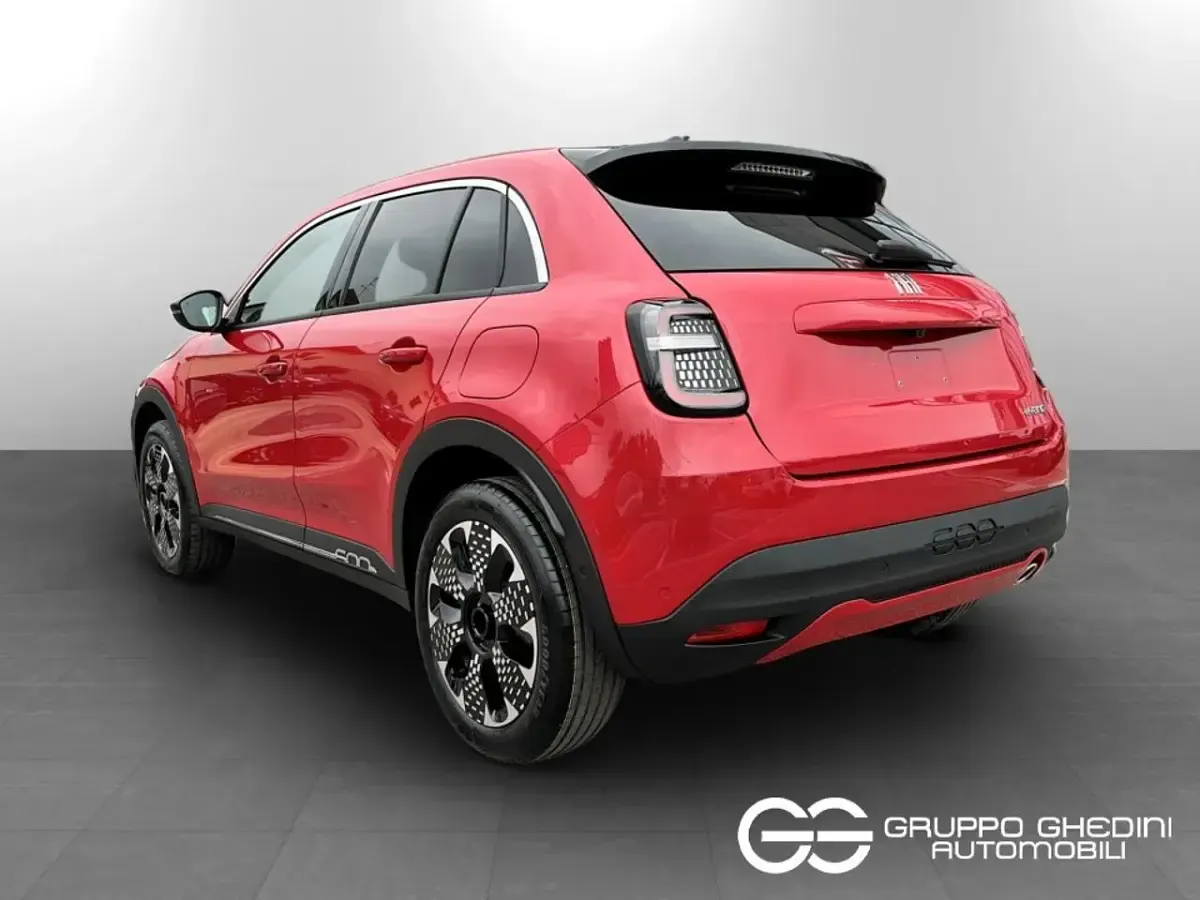Nuova Fiat 600 La Prima 101 CV (74 kW) 2026 Rosso SUV