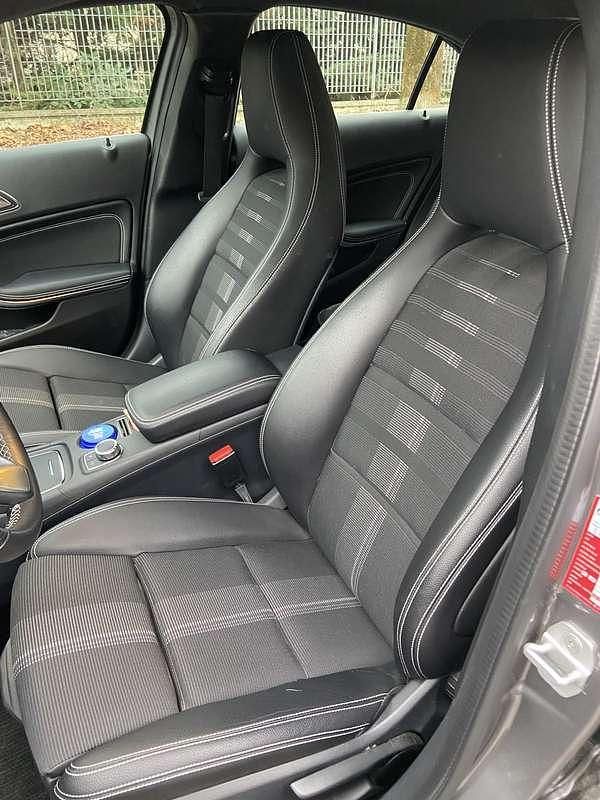 Usata Mercedes A180 Edition 109 CV (80 kW) 2017 Grigio Berlina