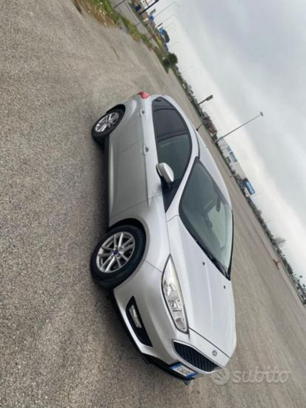 Usata Ford Focus 120 CV (88 kW) 2016 Grigio Berlina