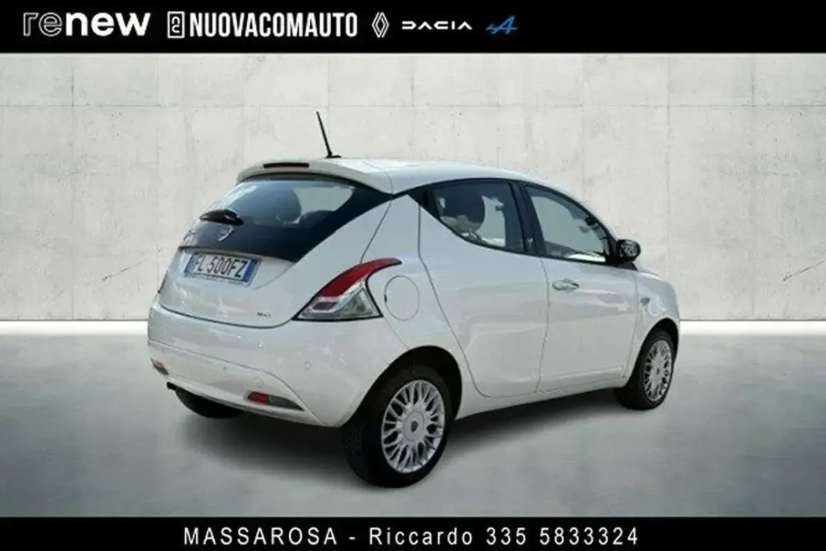 Usata Lancia Ypsilon Gold 69 CV (50 kW) 2017 Bianco Utilitaria