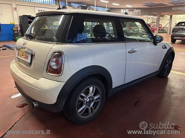 Usata Mini ONE 97 CV (71 kW) 2010 Beige Utilitaria
