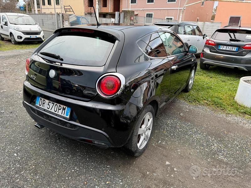 Nero Usata 2008 Alfa Romeo MiTo Due volumi | 2990 € (Buon prezzo) - Immagine 1/4