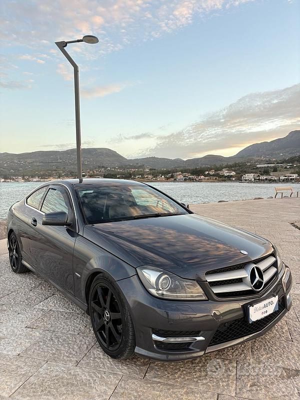 Usata Mercedes C220 Avantgarde 170 CV (125 kW) 2012 Grigio Berlina