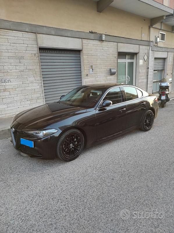 Usata 2016 Alfa Romeo Giulia Tre volumi | 17.500 € - Immagine 1/1