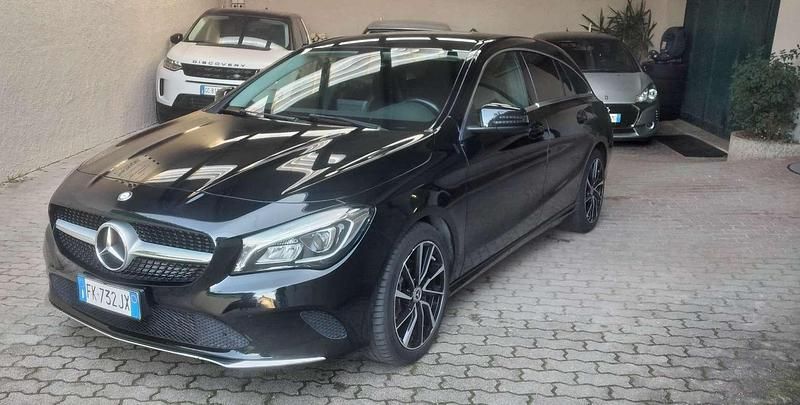 Usata Mercedes CLA200 Shooting Brake 136 CV (100 kW) 2017 Nero Station wagon