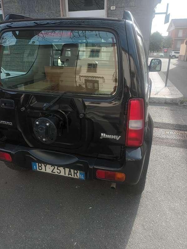 Usata Suzuki Jimny 82 CV (60 kW) 2002 Nero SUV