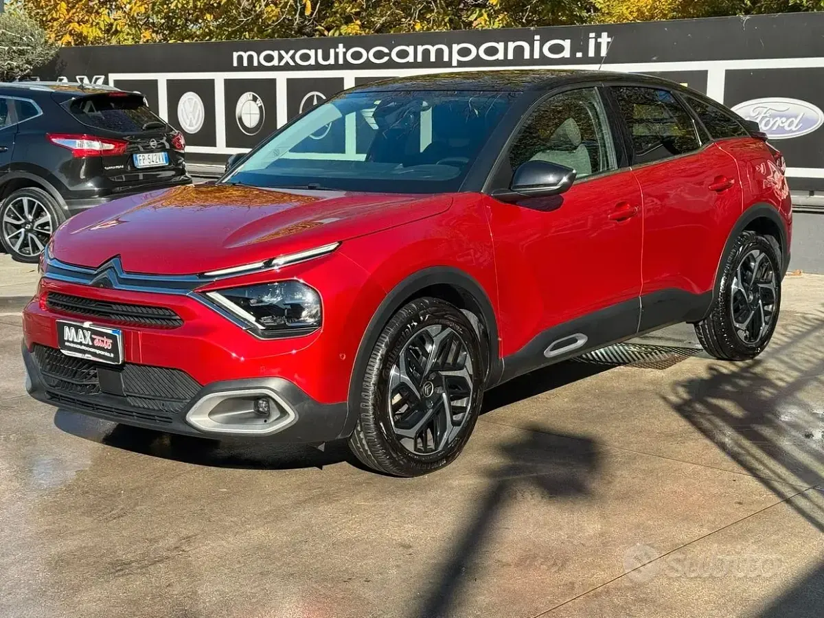 Begagnad Citroën C4 Shine 131 HK (96 kW) 2021 Röd Sedan