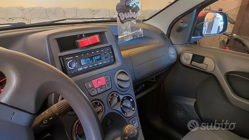 Usata Fiat Panda 69 CV (50 kW) 2012 Rosso Utilitaria